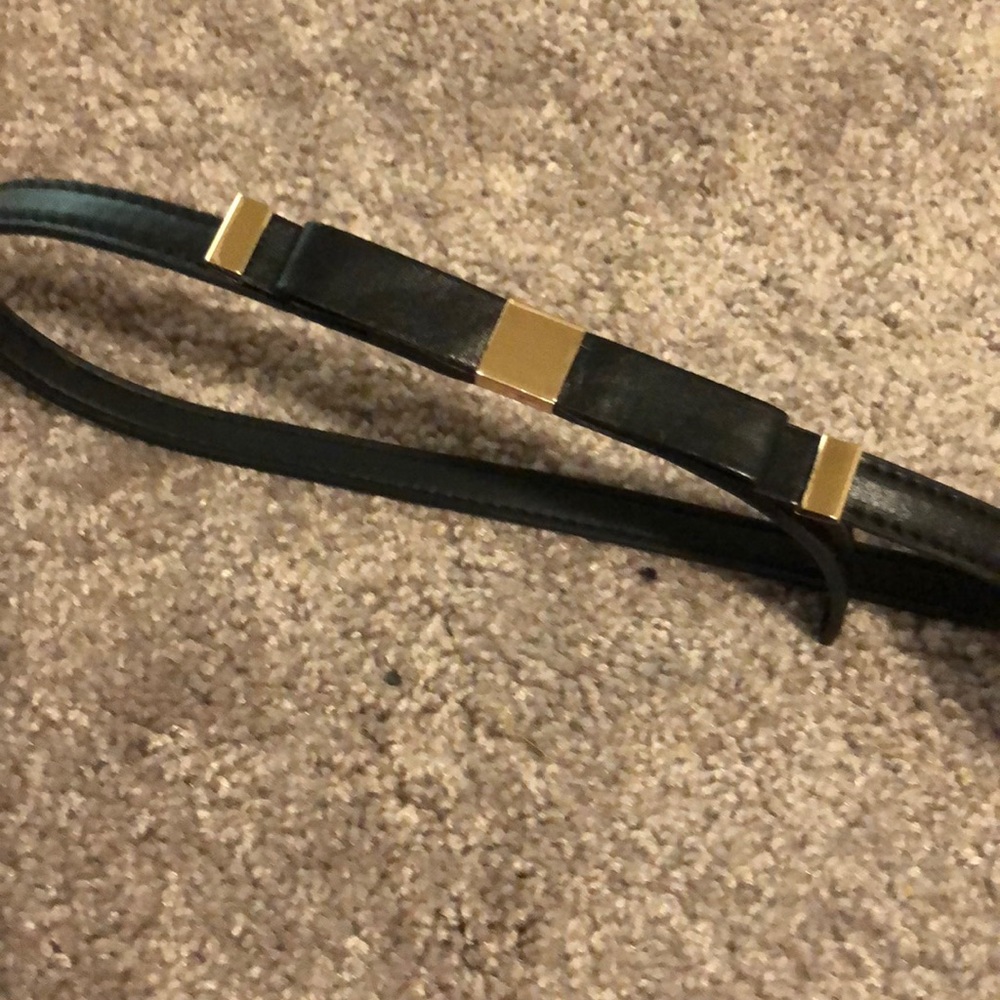 Bow belt black with gold accents